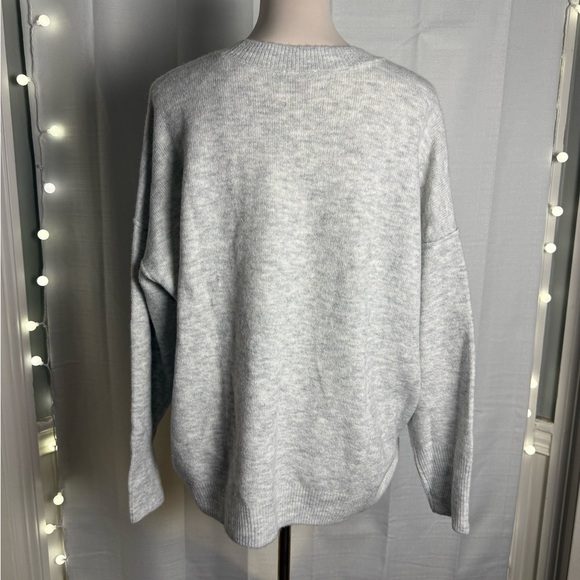Vince Camuto Gray Crew Neck Sweater with Relaxed Fit - Picture 2 of 5
